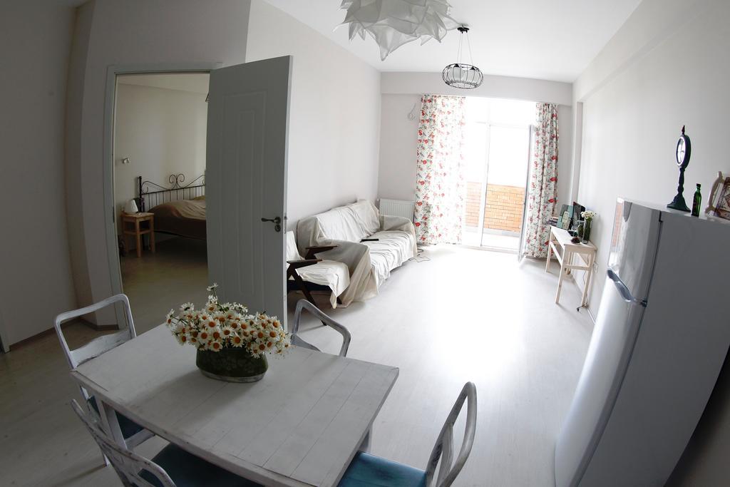 My House Is Your Hotel Tbilissi Chambre photo